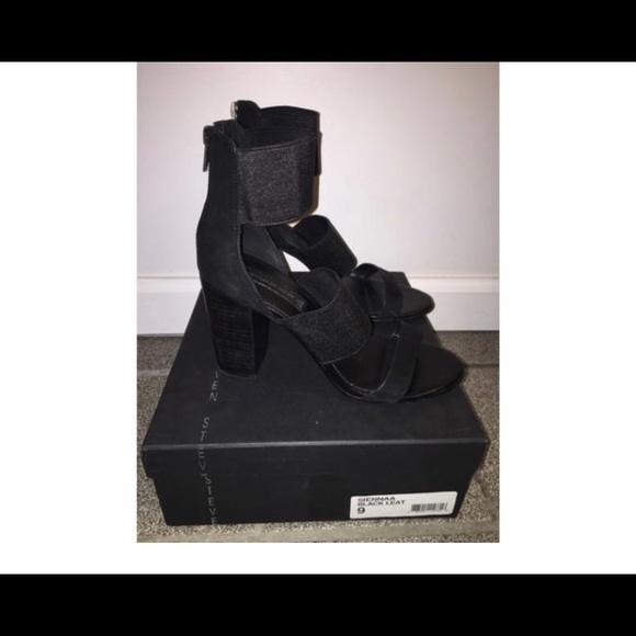 ‼️SOLD‼️ Steven Sienna Triple-Banded Sandal - Picture 4 of 8